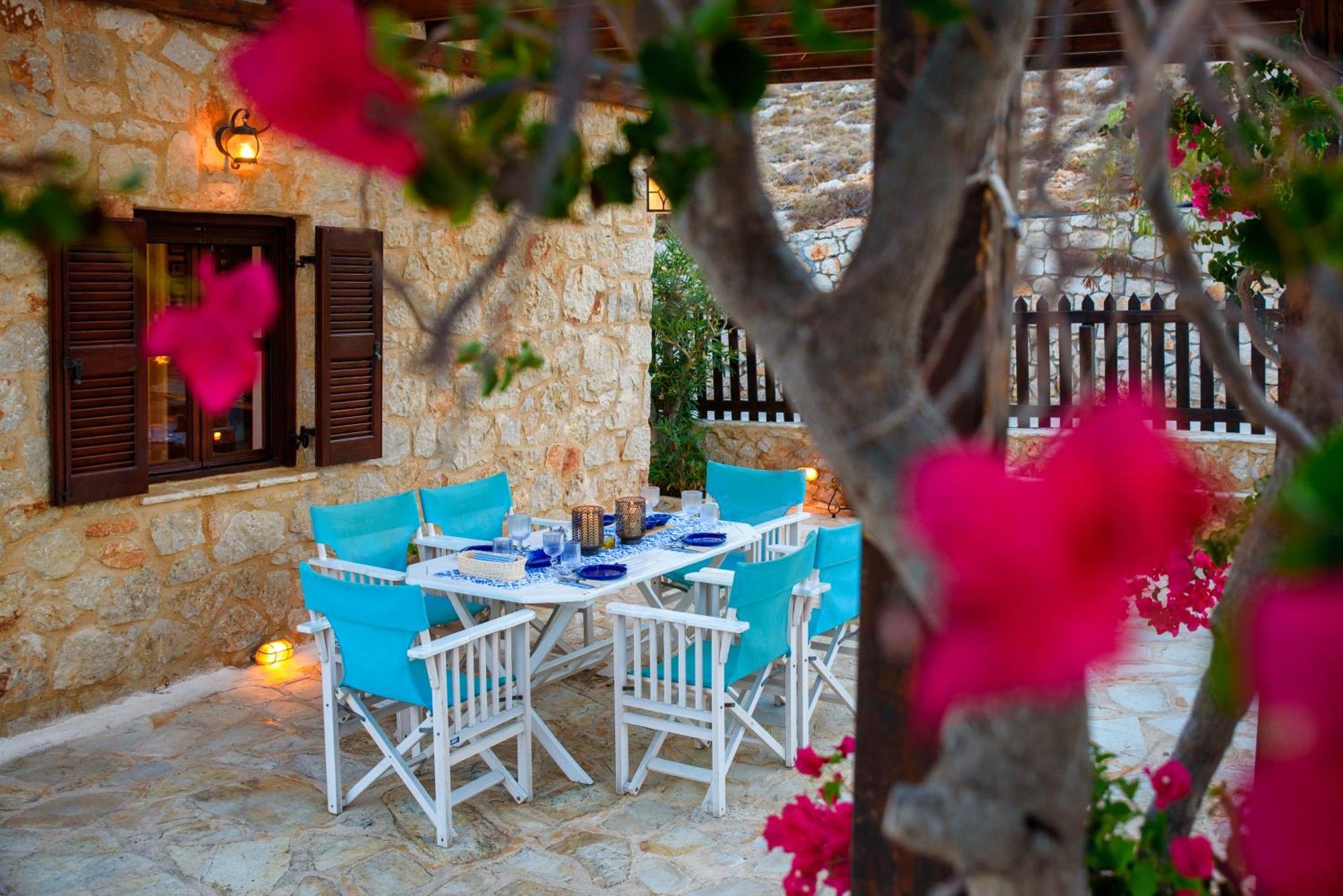 Villa Ftenagia Chalki Town Extérieur photo
