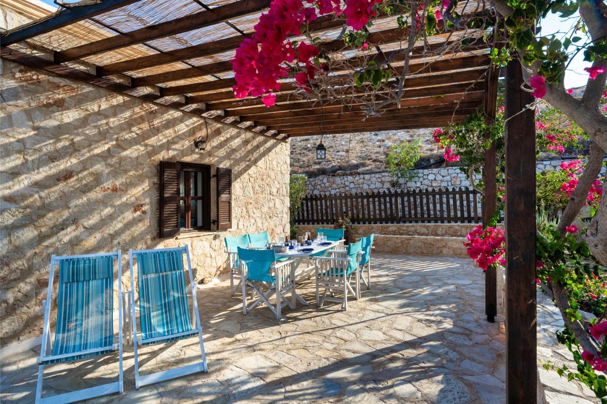 Villa Ftenagia Chalki Town Extérieur photo